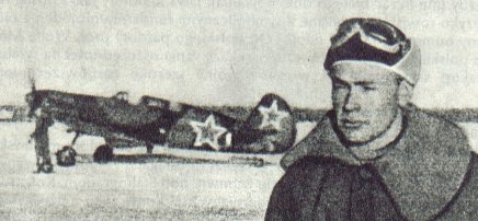 Samolot Jak-7W w 1 PLM Warszawa, na pierwszym planie ppor. Michał Jakubik